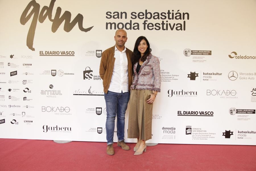 Este sábado, por la mañana, el Museo San Telmo acoge los quince desfiles de diseñadores guipuzcoanos y comercios multimarca: Mosquito Blue, Molupita, O`Farril, La Romantique, Telarista Urbana, Maider Alzaga, Luhei, Testone Hojas, Laia Varela, Davidi Dú, Anhelo, Sastrería Aldabaldetreku, Inge Zubeldia. 