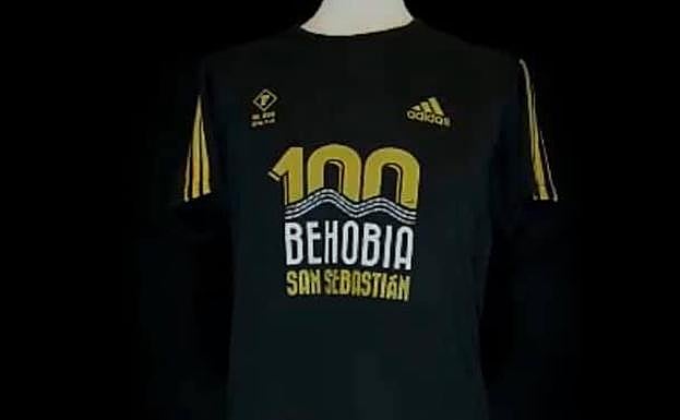 Así es la camiseta del centenario de la Behobia - San Sebastián. 