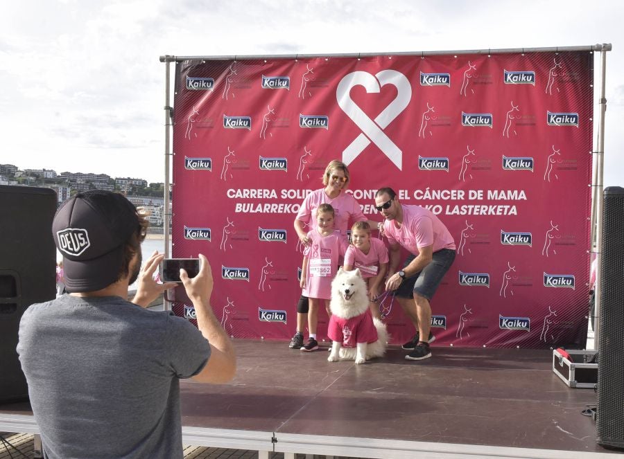 El rosa ha teñido las calles de Donostia. 