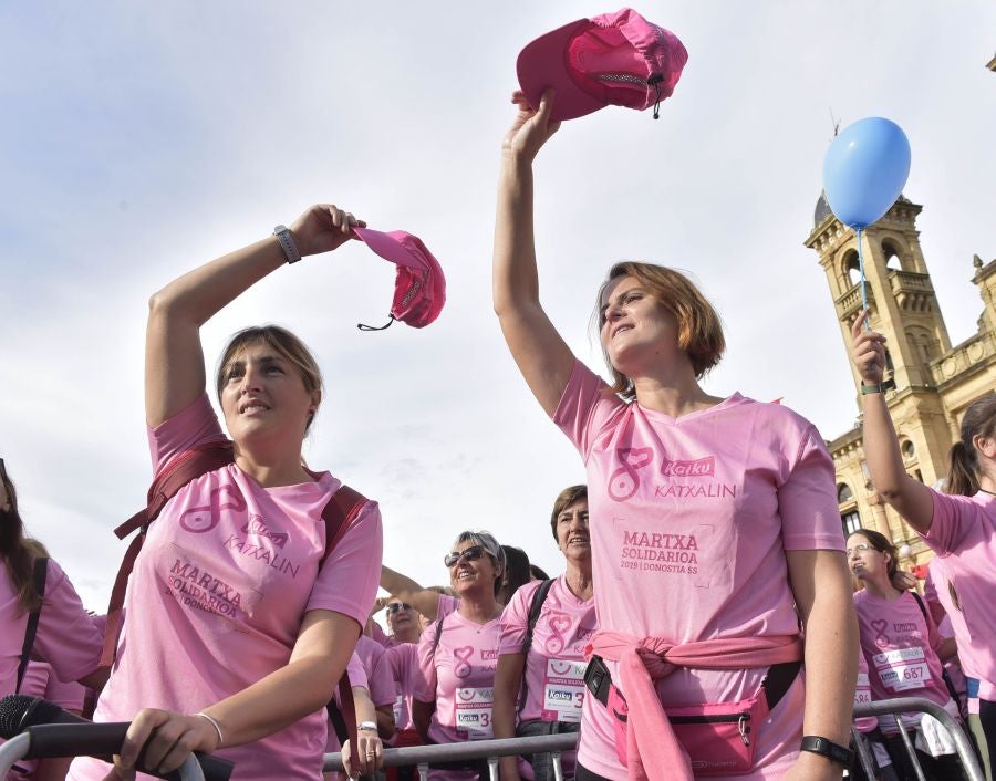 El rosa ha teñido las calles de Donostia. 