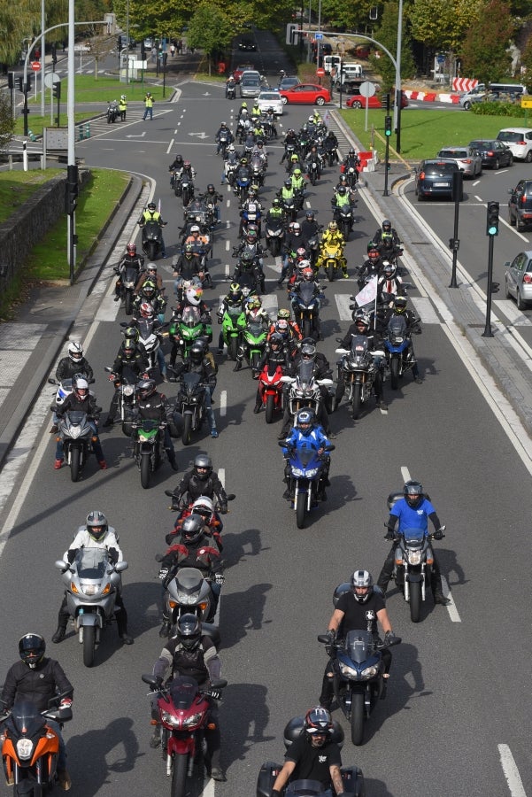Fotos: Decenas de moteros protestan contra el mal estado de las carreteras