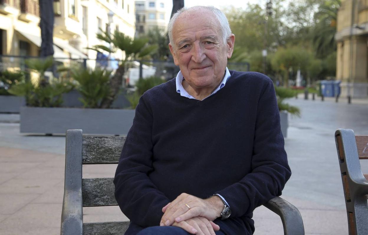 Anjel Lertxundik Donostian aurkeztu zuen atzo bere azken liburua.