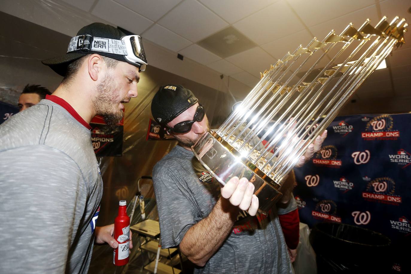 Los Washington Nationals se impusieron a los Houston Astros por 6-2 en el séptimo y decisivo juego, conquistando las Series Mundiales de béisbol por primera vez en su historia. 