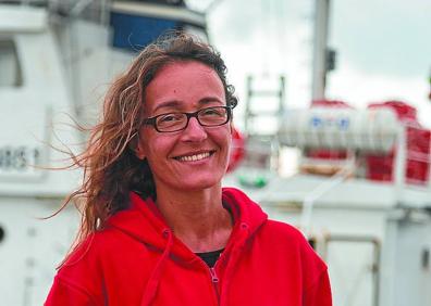 Imagen secundaria 1 - La ONG Attika Human Support, recibe en Lesbos el material del &#039;Aita Mari&#039;