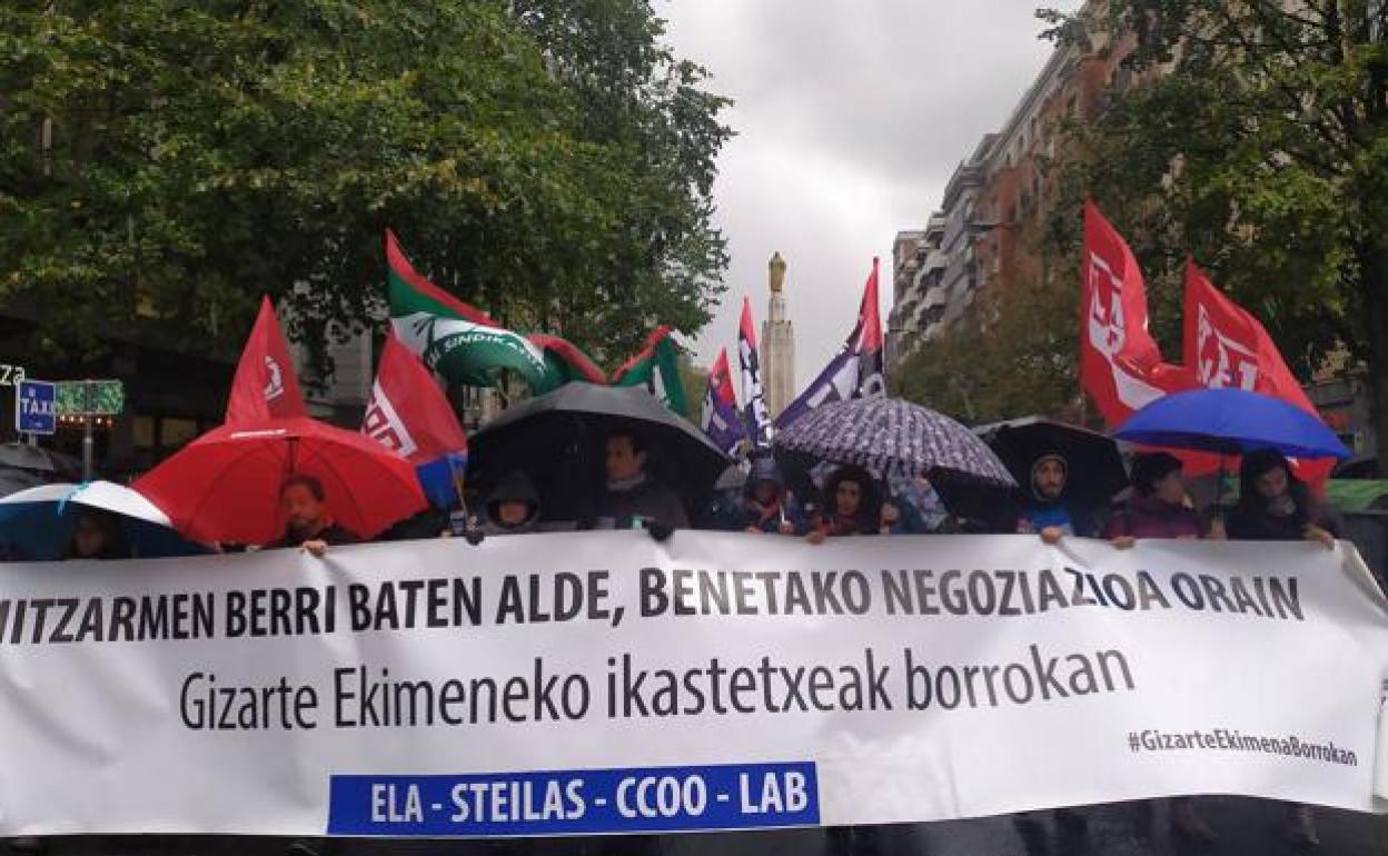 Manifestación de profesores de la educación concertada este viernes en Bilbao