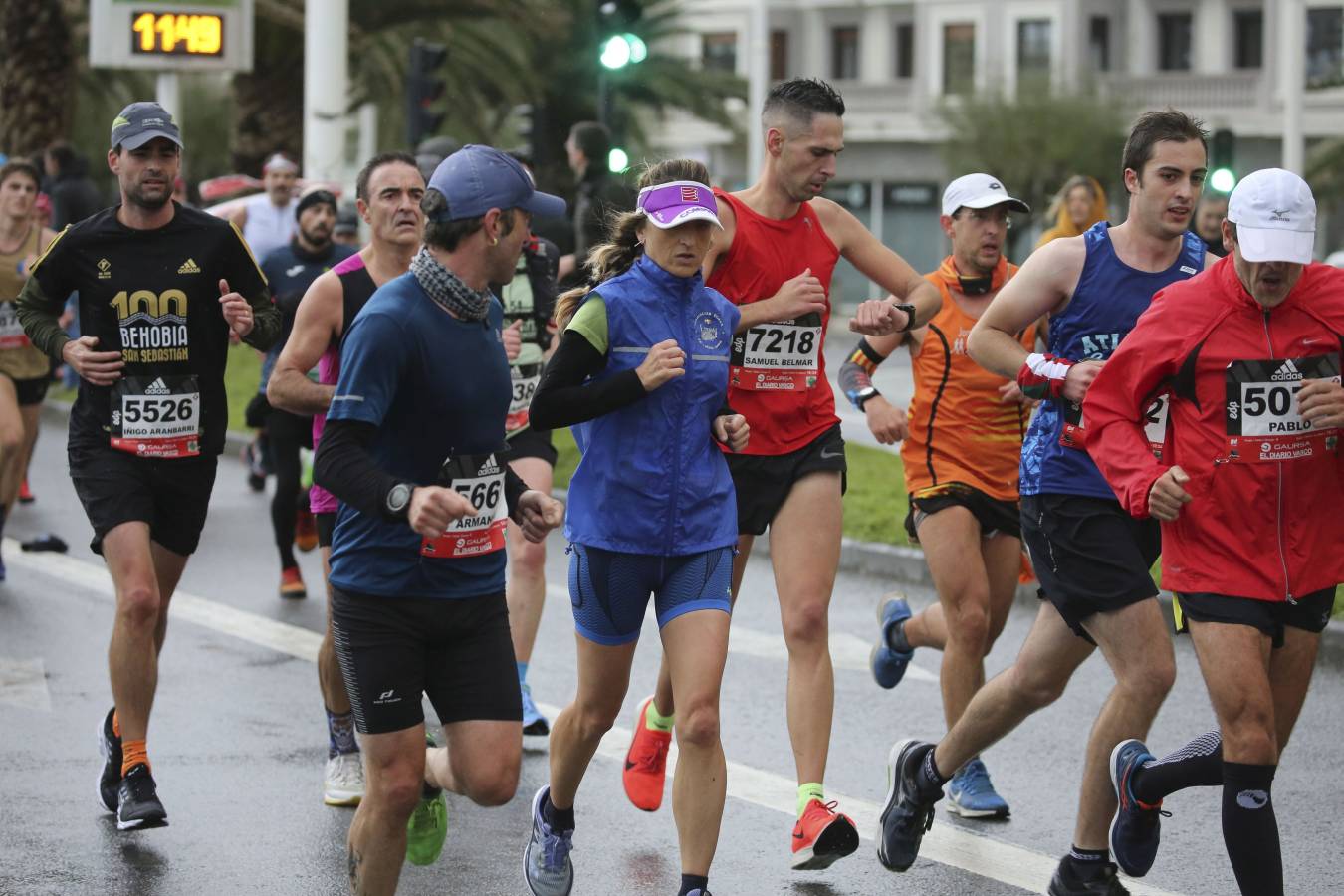 Fotos: Las llegadas a meta de los participantes en la Behobia - San Sebastián