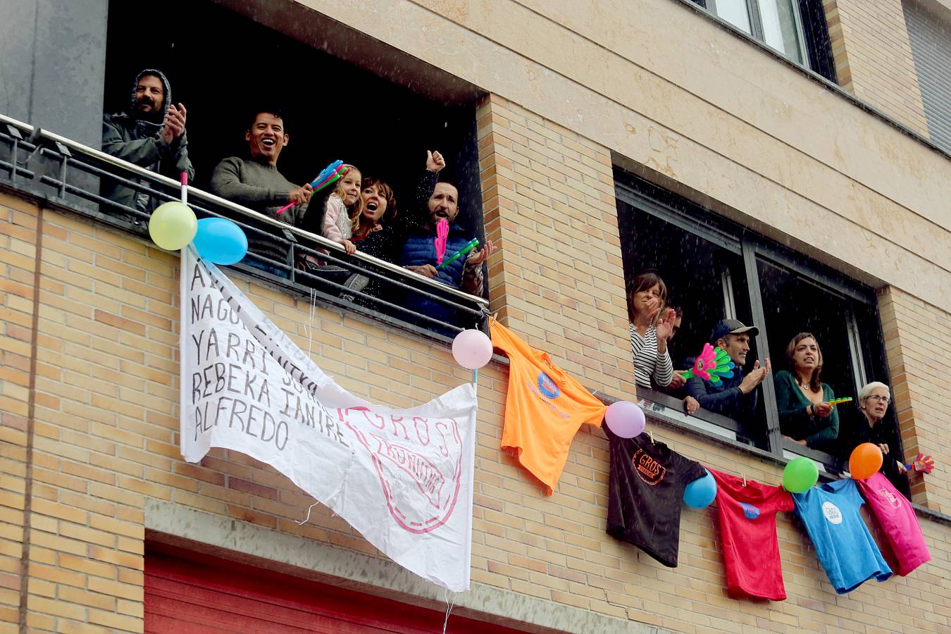 Fotos: Los corredores, a su paso por Pasaia y Herrera en la Behobia - San Sebastián