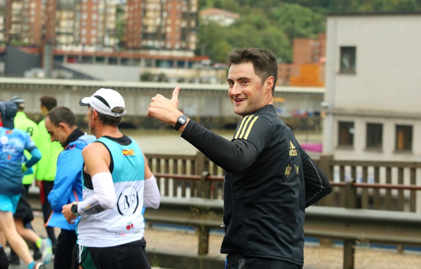 Fotos: Los corredores, a su paso por Pasaia y Herrera en la Behobia - San Sebastián