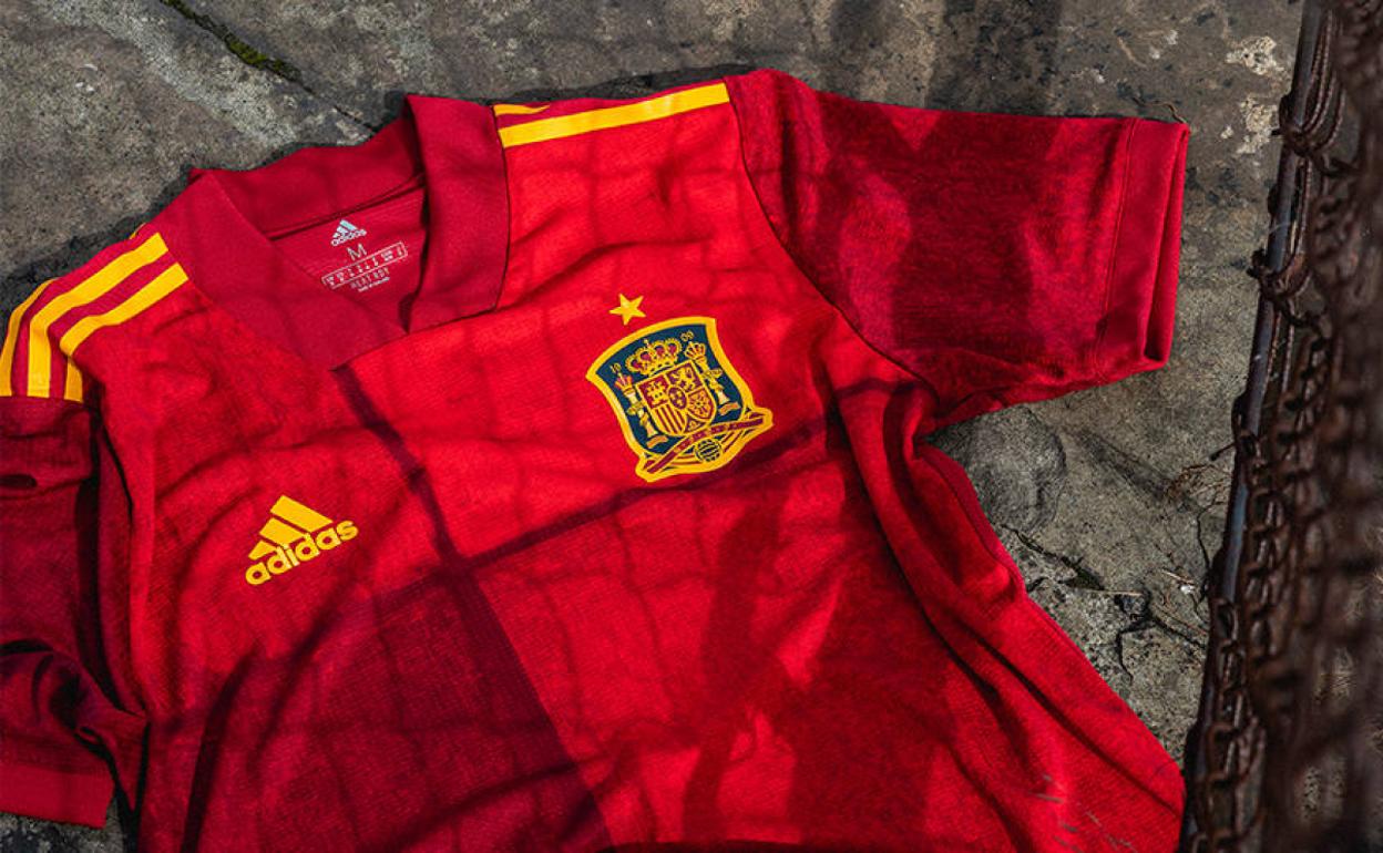 Camiseta con la que la selección española disputará la Eurocopa 2020.