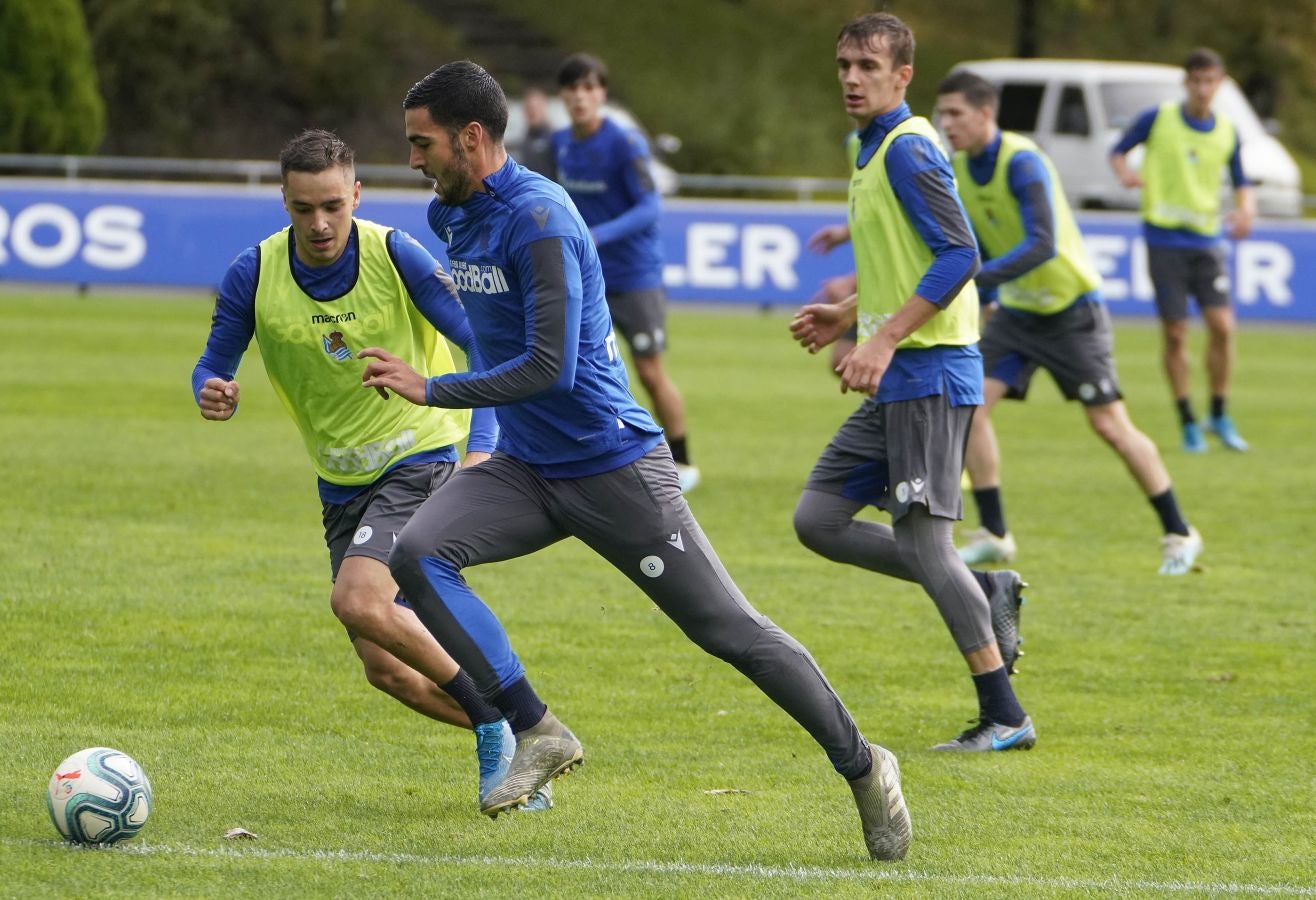 Cinco jugadores del Sanse han saltado al césped por la lista de bajas, a las que se suma el lateral navarro Monreal. 