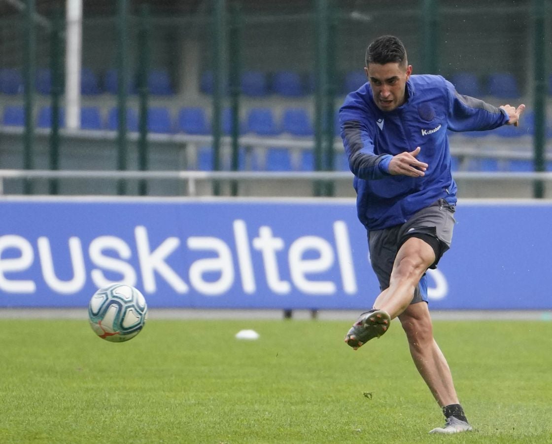 Cinco jugadores del Sanse han saltado al césped por la lista de bajas, a las que se suma el lateral navarro Monreal. 