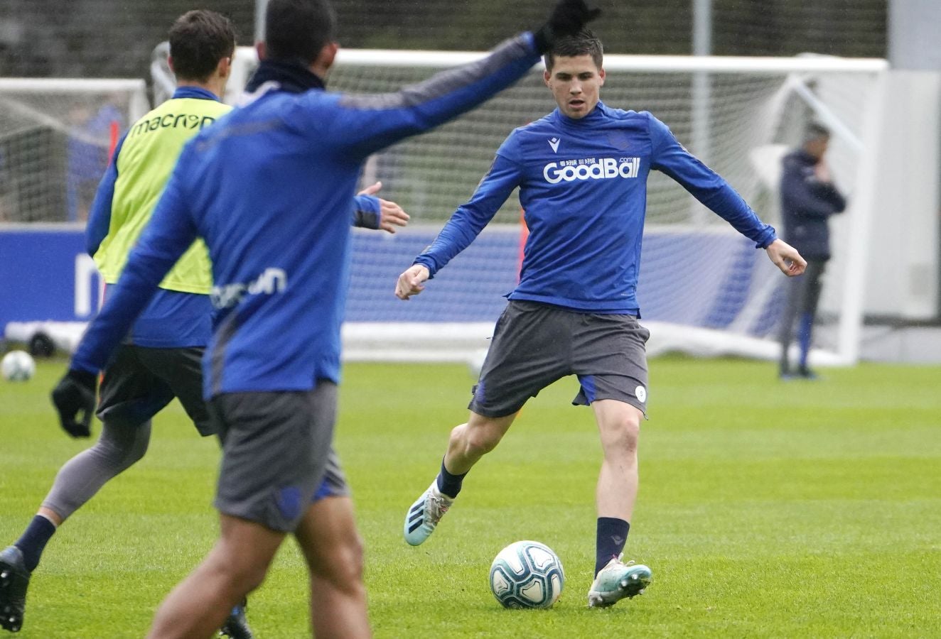 Cinco jugadores del Sanse han saltado al césped por la lista de bajas, a las que se suma el lateral navarro Monreal. 