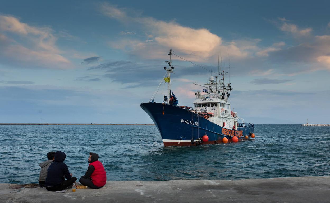 El atunero vasco reconvertido en barco de rescate para la ONG Salvamento Marítimo Humanitario