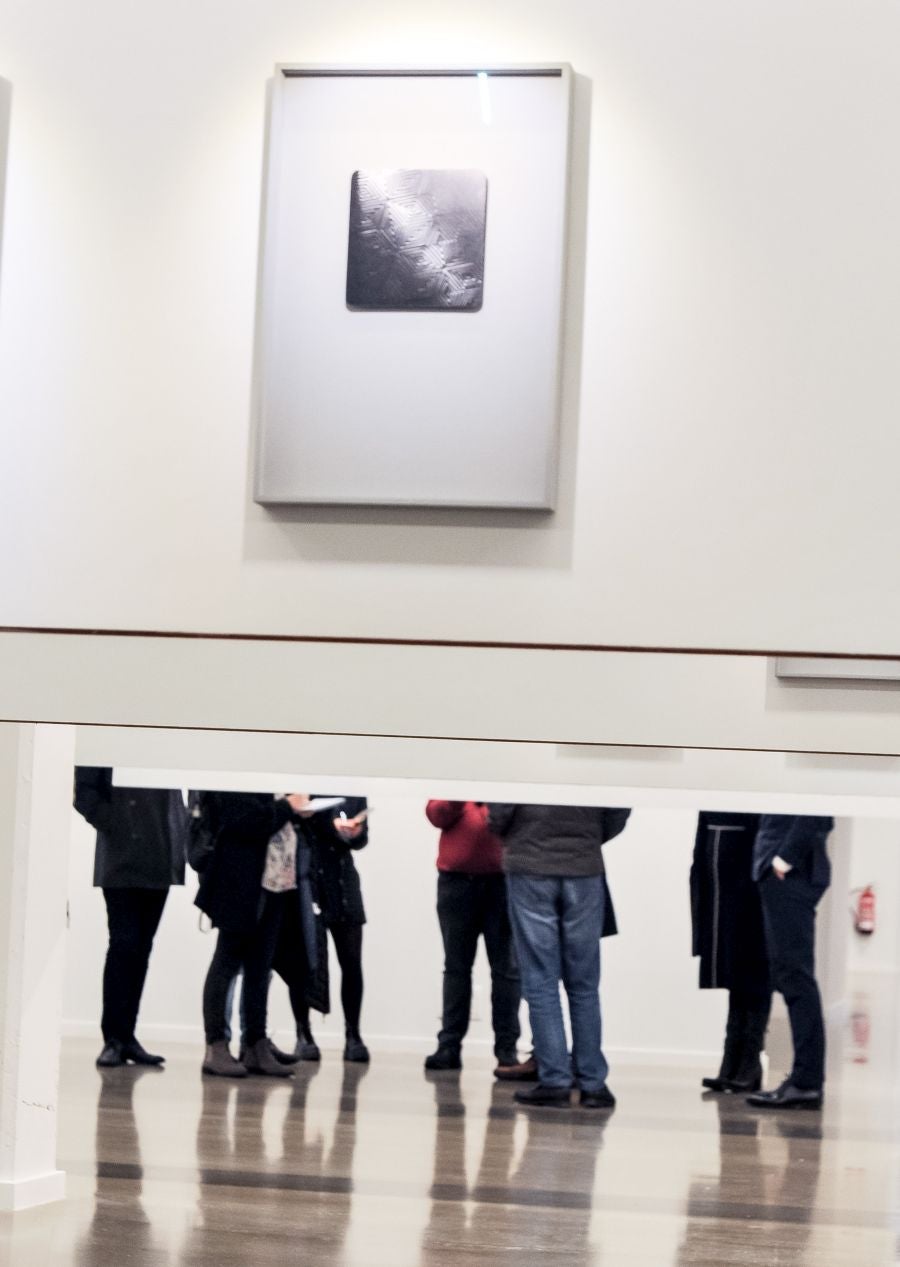 El fotógrafo bilbaino Aitor Ortiz expone en la sala Artegunea de Tabakalera sus 'impresiones íntimas' sobre el artista catalán