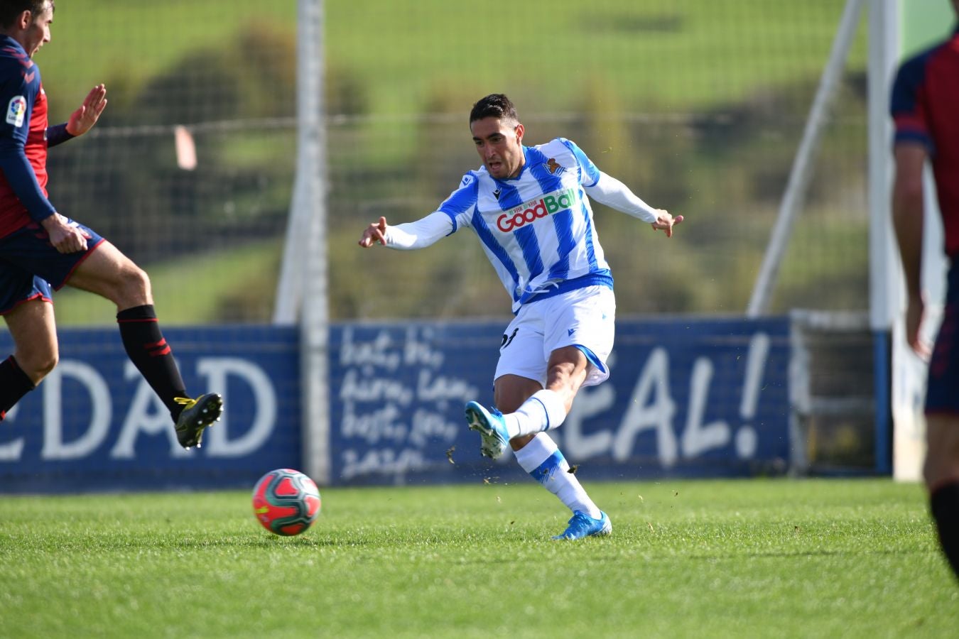 Los de Imanol Alguacil han puesto el juego y las ocasiones, pero los rojillos se han llevado el partido