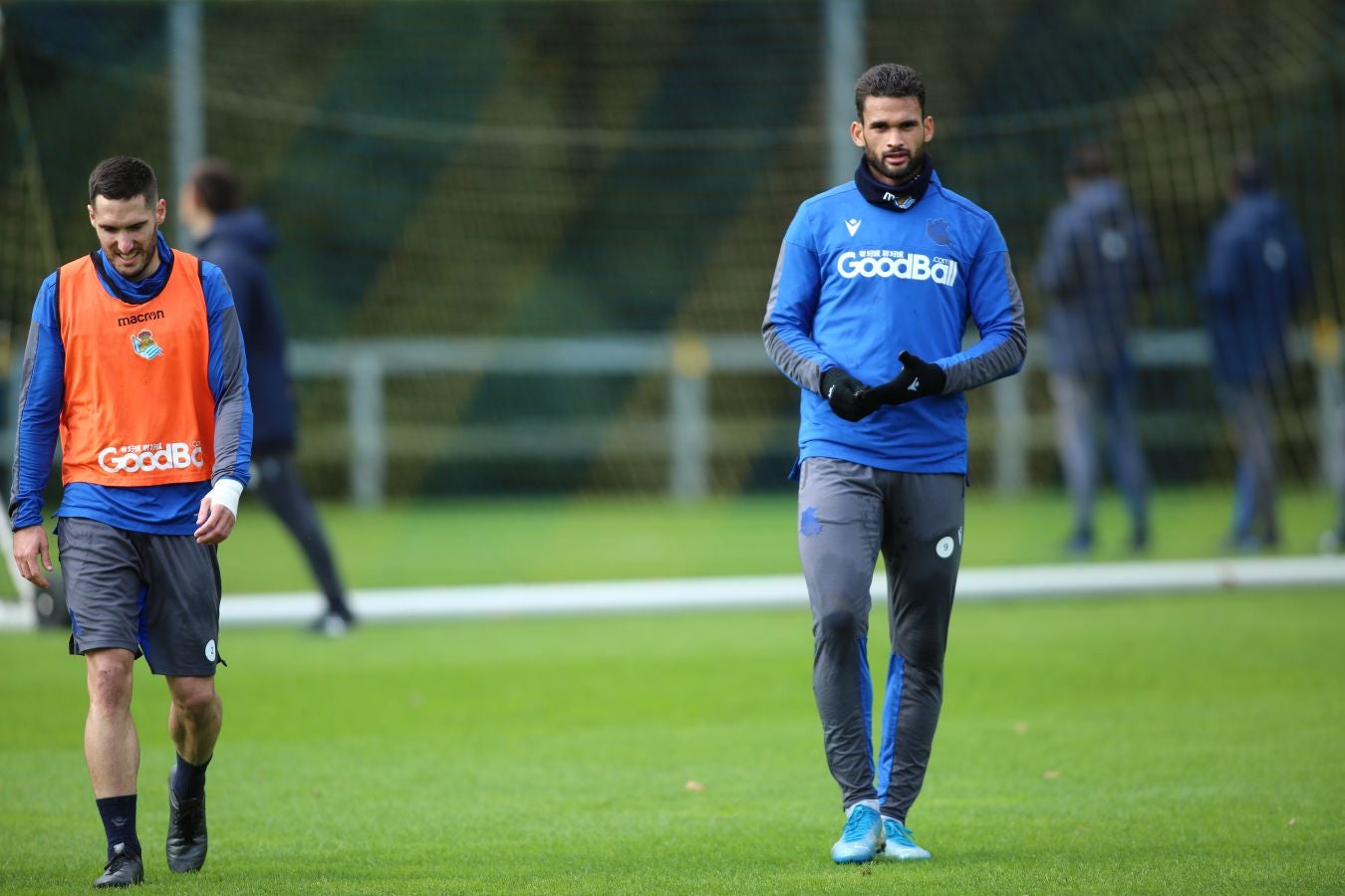 Moyá, Remiro, Zubiaurre, Llorente, Zaldua, Monreal, Merino, Zurutuza, Zubeldia, Portu y Willian José han saltado al verde. 