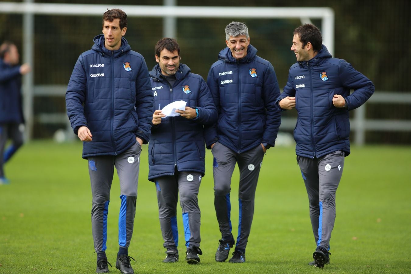 Moyá, Remiro, Zubiaurre, Llorente, Zaldua, Monreal, Merino, Zurutuza, Zubeldia, Portu y Willian José han saltado al verde. 