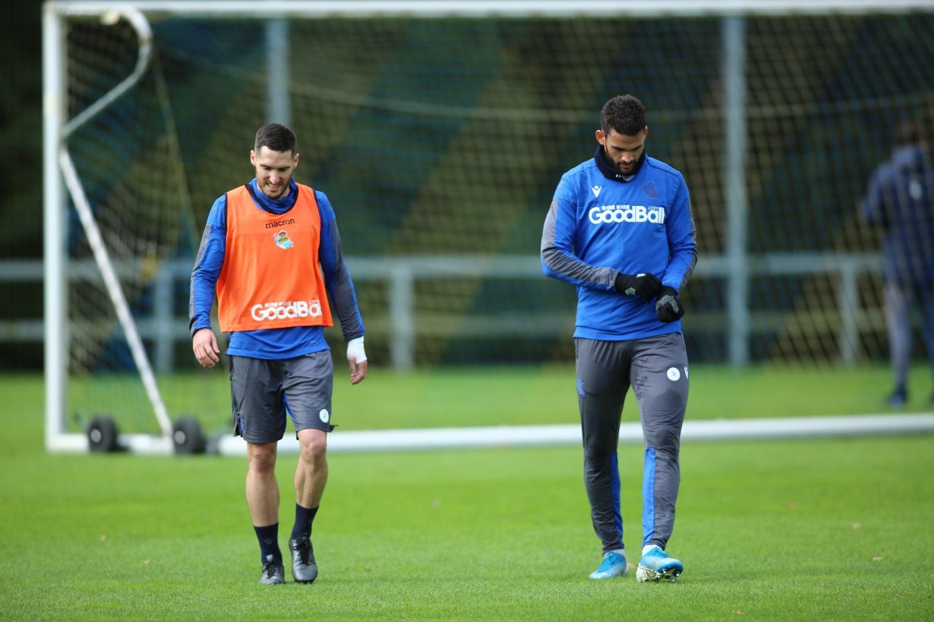 Moyá, Remiro, Zubiaurre, Llorente, Zaldua, Monreal, Merino, Zurutuza, Zubeldia, Portu y Willian José han saltado al verde. 