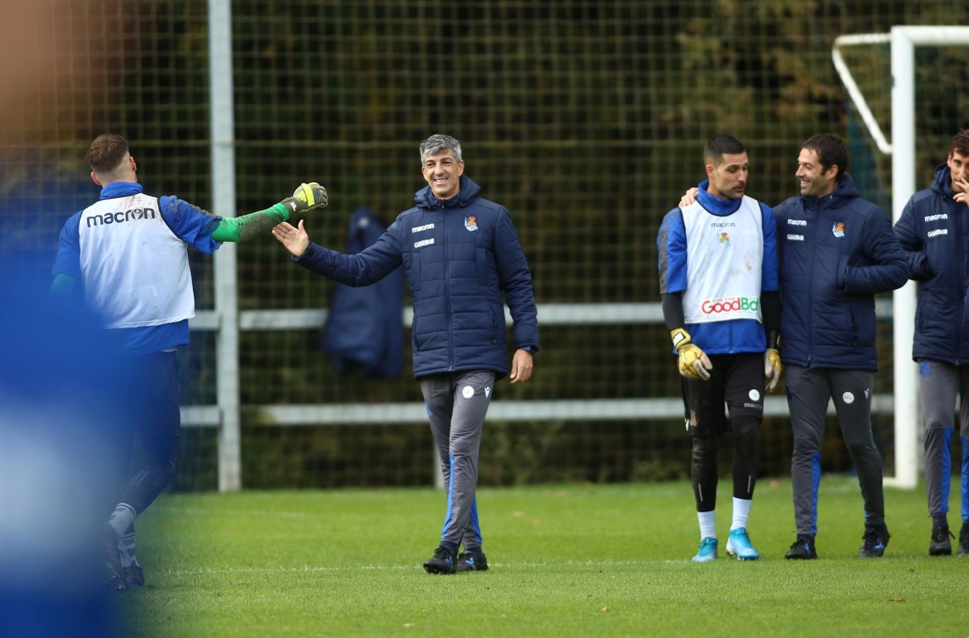 Moyá, Remiro, Zubiaurre, Llorente, Zaldua, Monreal, Merino, Zurutuza, Zubeldia, Portu y Willian José han saltado al verde. 