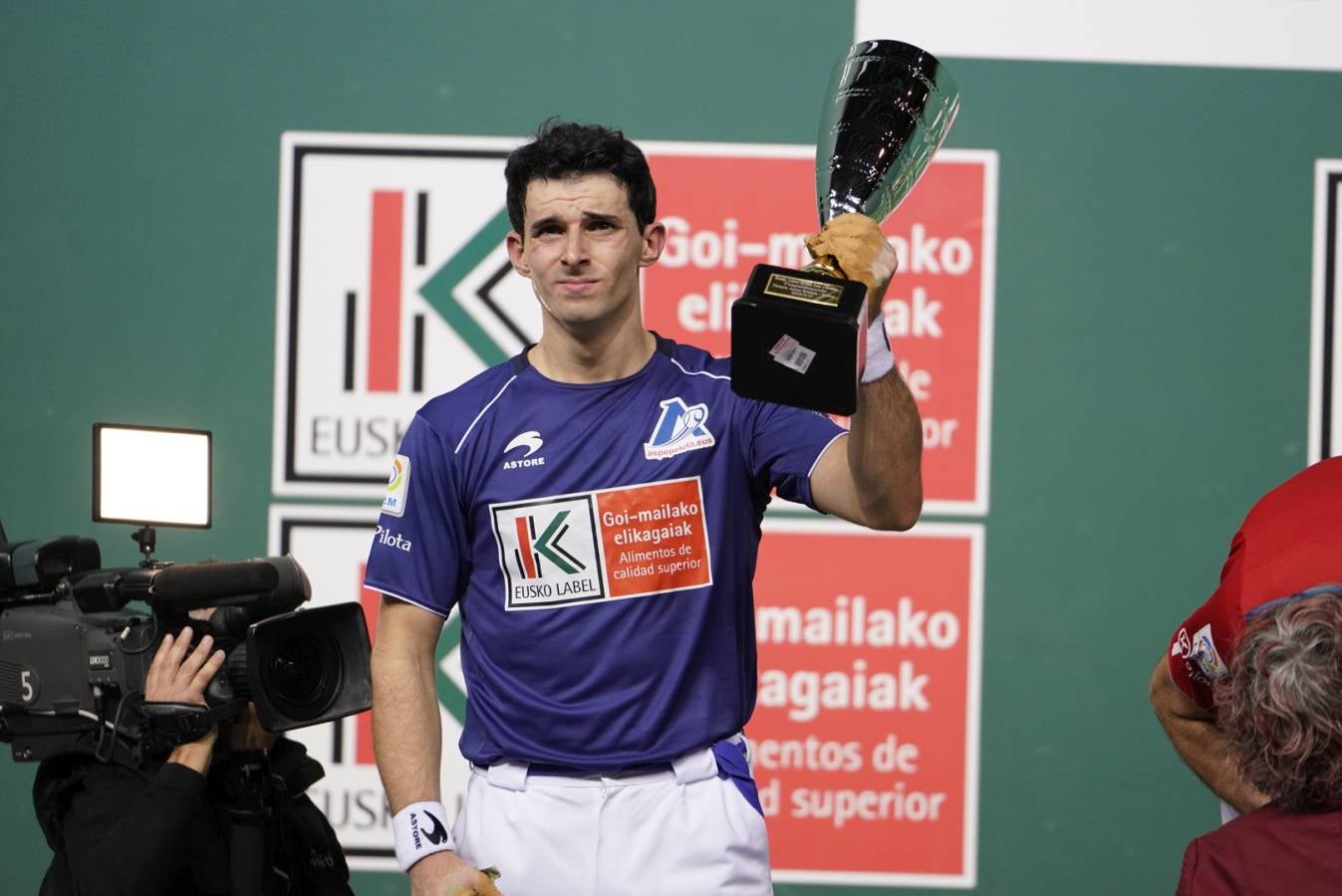 El navarro ha derrotado 22-16 a Altuna III en una final muy emocionante disputada en el Navarra Arena. 