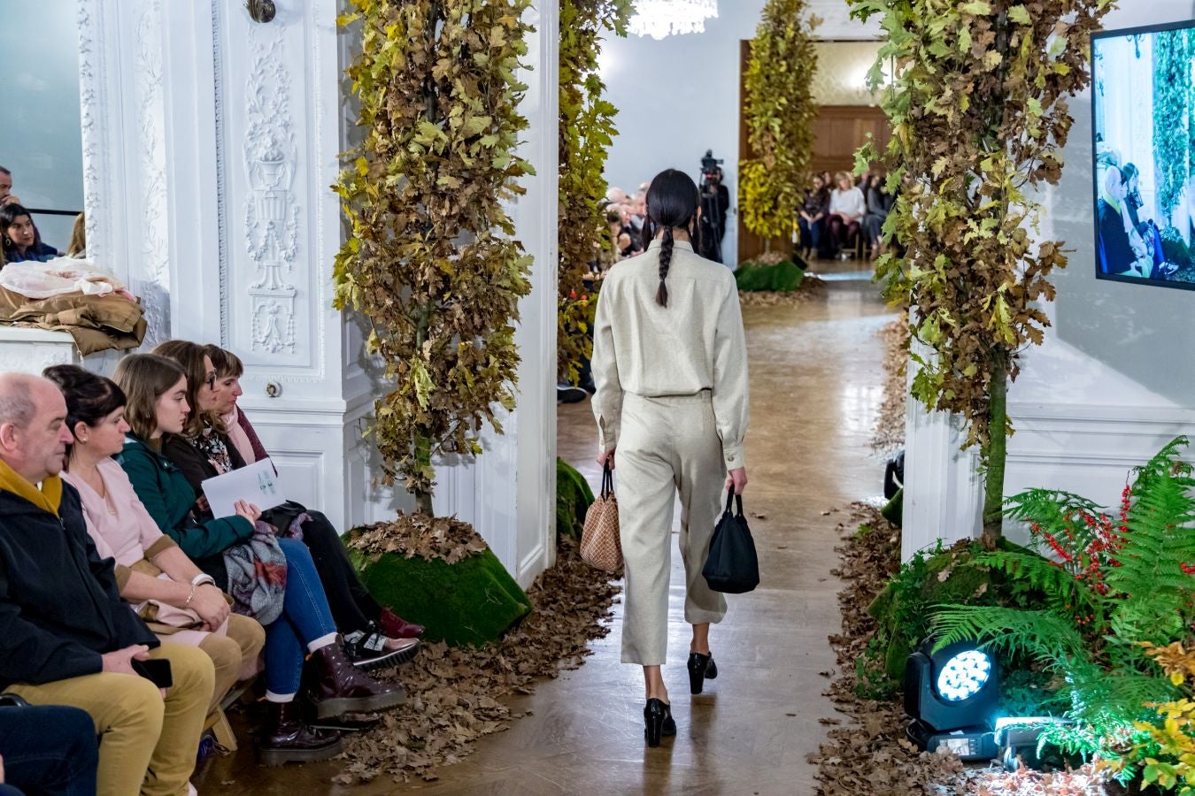 El desfile que tuvo lugar en el Palacio de Miramar abre la Semana de Prevención de Residuos de Gipuzkoa.