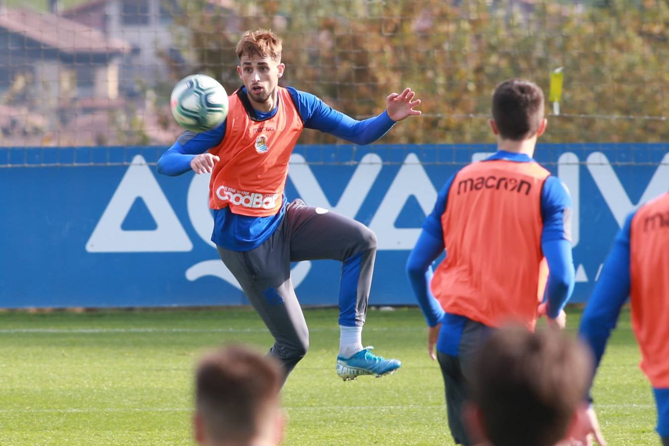 El noruego, con el tobillo derecho tocado, ha trabajado con y sin balón bajo la supervisión de uno de los preparadores físicos.