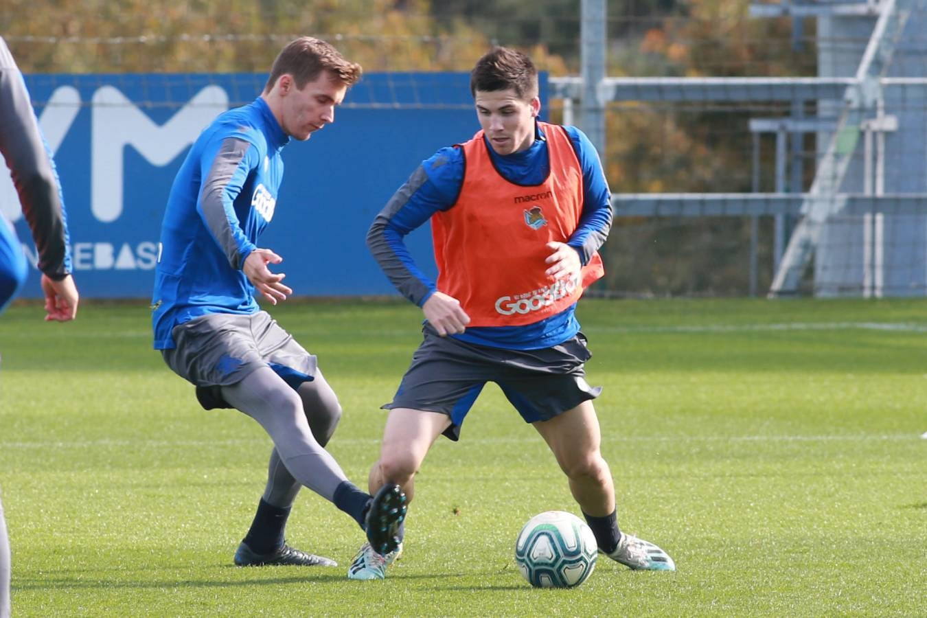 El noruego, con el tobillo derecho tocado, ha trabajado con y sin balón bajo la supervisión de uno de los preparadores físicos.