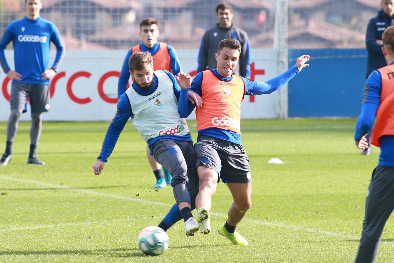 El noruego, con el tobillo derecho tocado, ha trabajado con y sin balón bajo la supervisión de uno de los preparadores físicos.