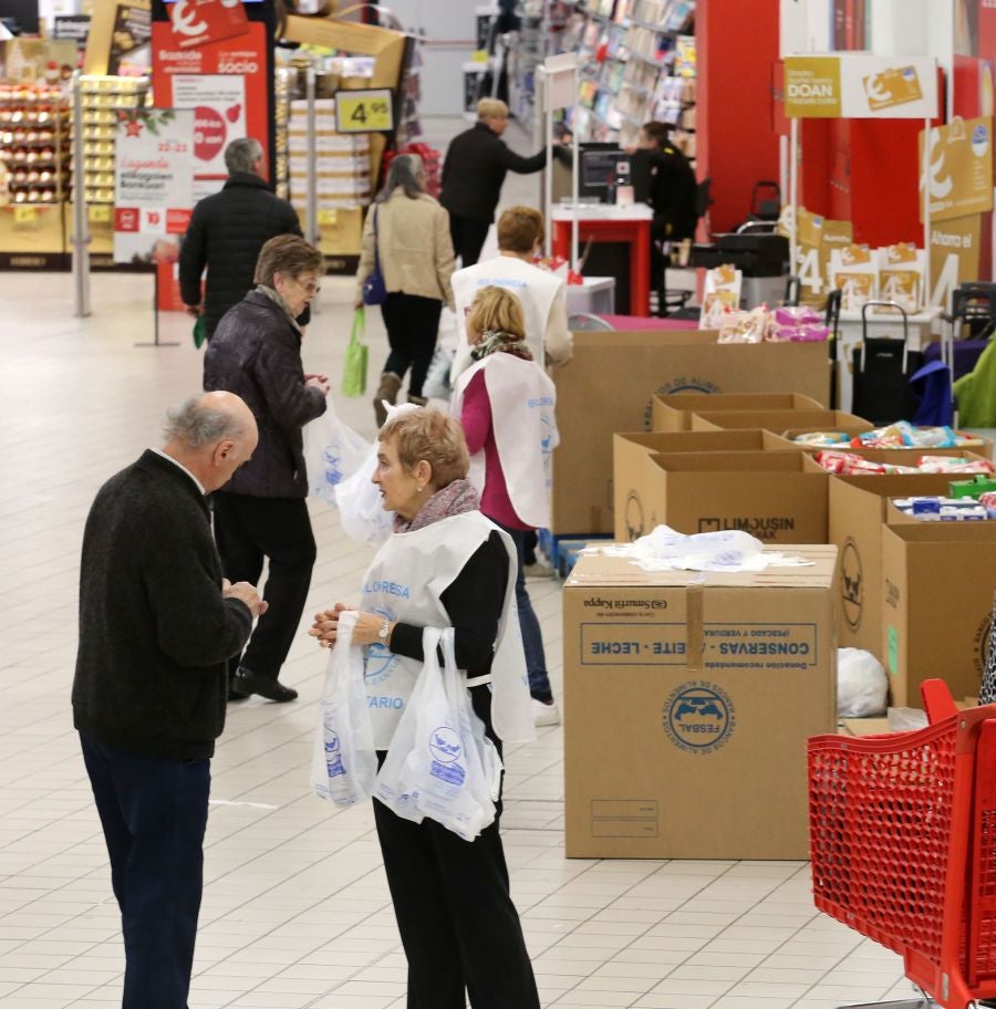 160 establecimientos se suman a la llamada del Banco de Alimentos de Gipuzkoa con el objetivo de que cada guipuzcoano done un kilo de alimentos para llegar a los 715.000