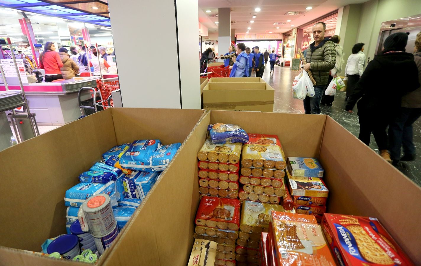 160 establecimientos se suman a la llamada del Banco de Alimentos de Gipuzkoa con el objetivo de que cada guipuzcoano done un kilo de alimentos para llegar a los 715.000