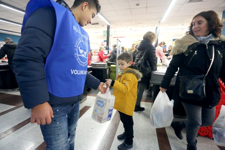 Fotos: Continúa la recogida de alimentos