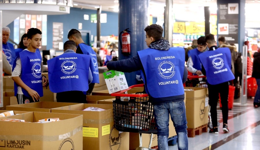 Fotos: Continúa la recogida de alimentos