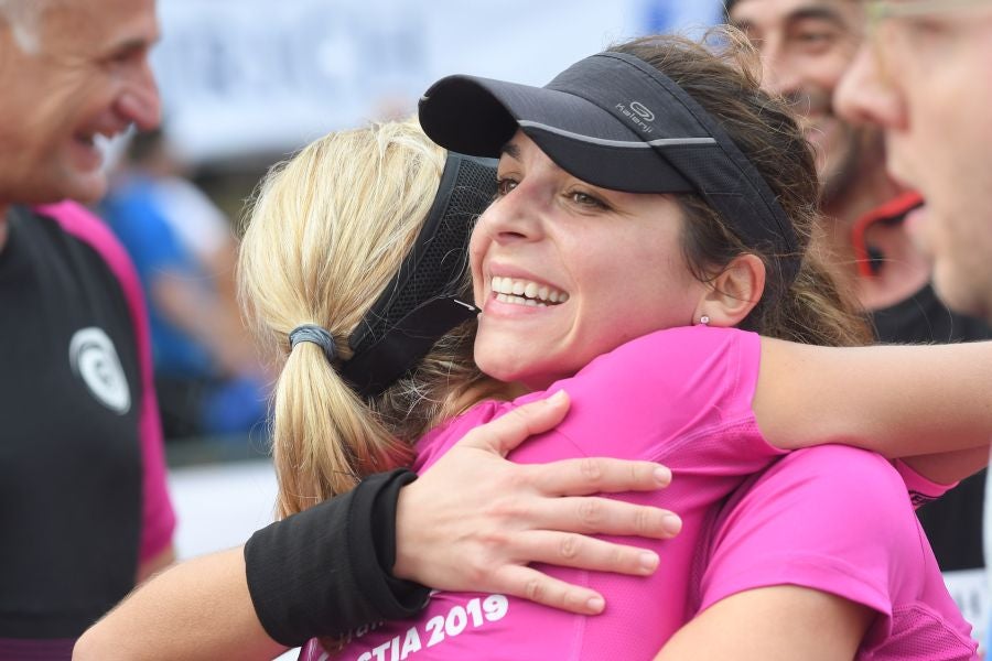 3.000 corredores han tomado salida desde el Paseo de Errondo para dar las dos vueltas al recorrido y completar los 42,195 kilómetros. 