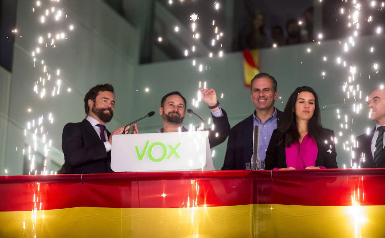 Los principales dirigentes de Vox celebran los resultados cosechados el 10-N.