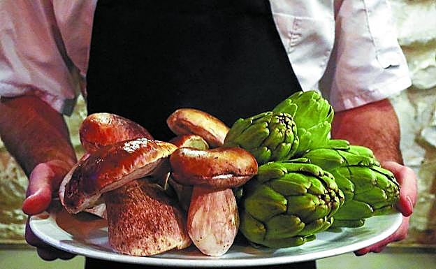 El Bodegón Usarbi, de Gros, hace una apuesta clara por los productos de temporada de la máxima calidad.