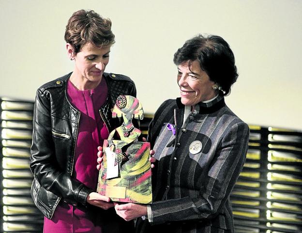 Isabel Celaá y María Chivite, ayer en un acto en Madrid. 