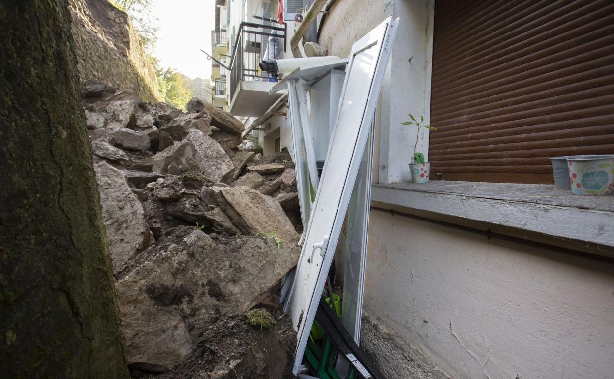 Así fue el derrumbe en la calle Zarautz de San Sebastián. 