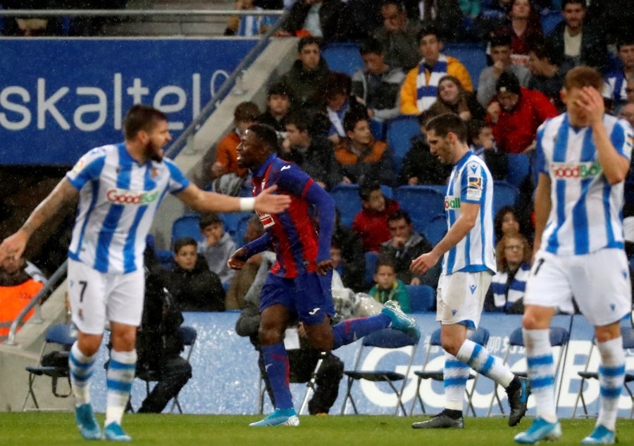 La Real Sociedad vence 4-1 al Eibar en el Reale Arena. 