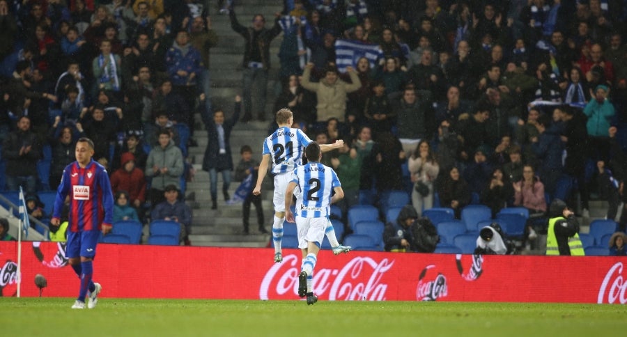 La Real Sociedad vence 4-1 al Eibar en el Reale Arena. 