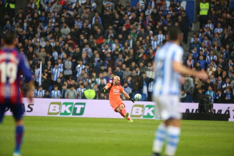 La Real Sociedad vence 4-1 al Eibar en el Reale Arena. 
