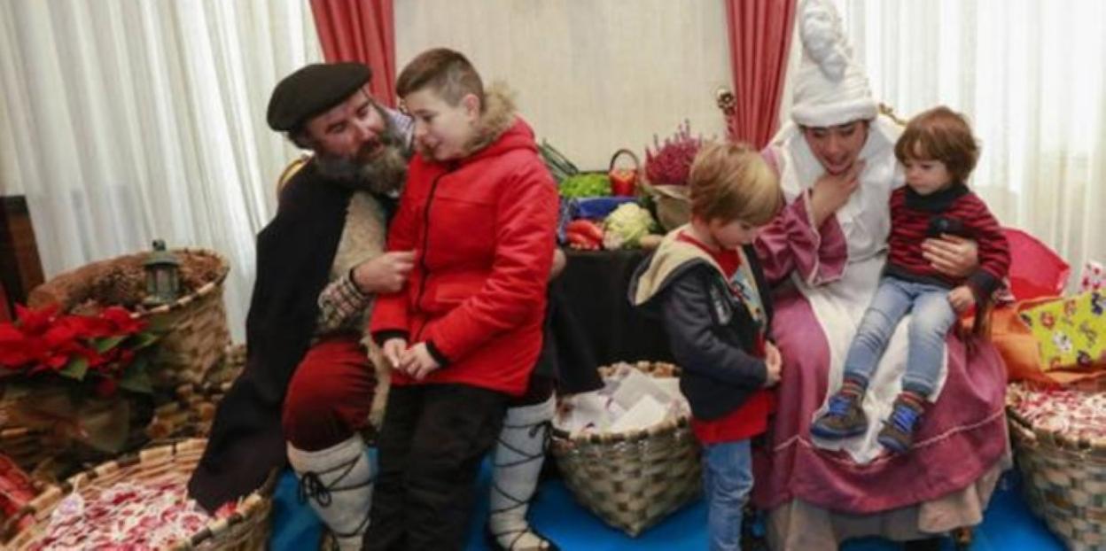 Olentzero y Mari Domingi en Vitoria. 