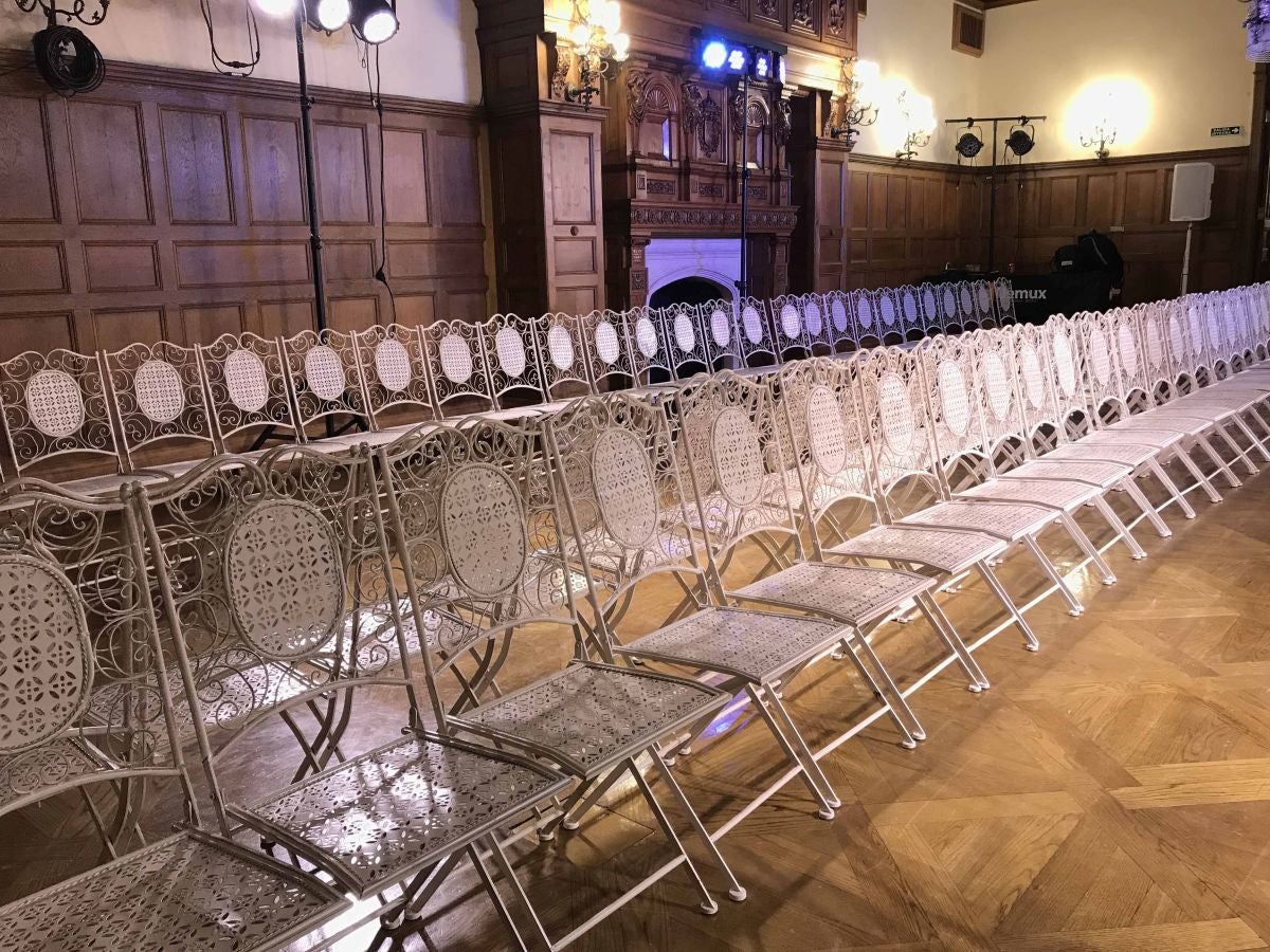 Nos colamos en Wed in San Sebastián para vivir los nervios, las pruebas de vestuario y los últimos retoques previos al evento presentación de la Feria hoy a partir de las 17:30 horas en el Palacio de Miramar