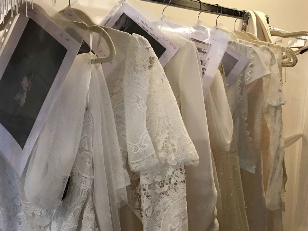 Nos colamos en Wed in San Sebastián para vivir los nervios, las pruebas de vestuario y los últimos retoques previos al evento presentación de la Feria hoy a partir de las 17:30 horas en el Palacio de Miramar