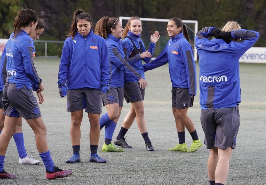 Las jugadoras de la Real Sociedad han completado en Zubieta un entrenamiento en el que han saboreado el Tambor de Oro. 
