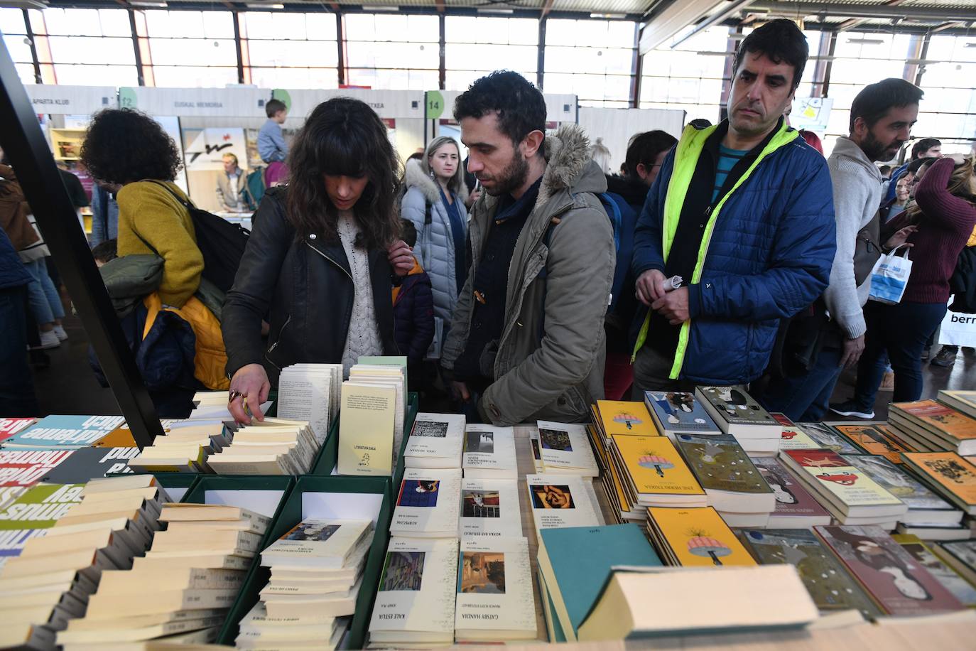 Fotos: Sormena bor-bor, Azokaren bigarren egunean