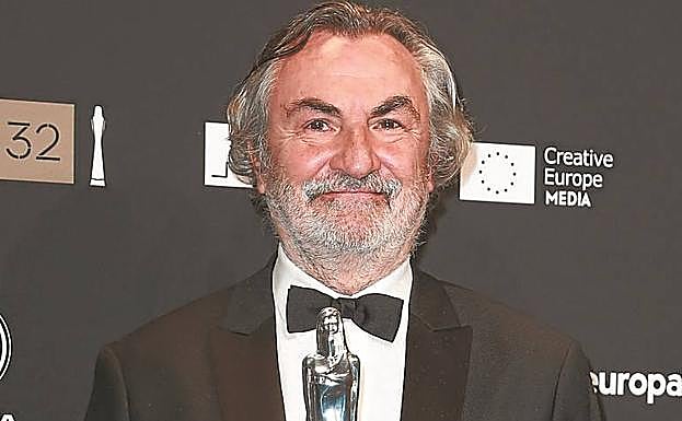 El donostiarra Antxon Gómez, con el premio del cine europeo. 