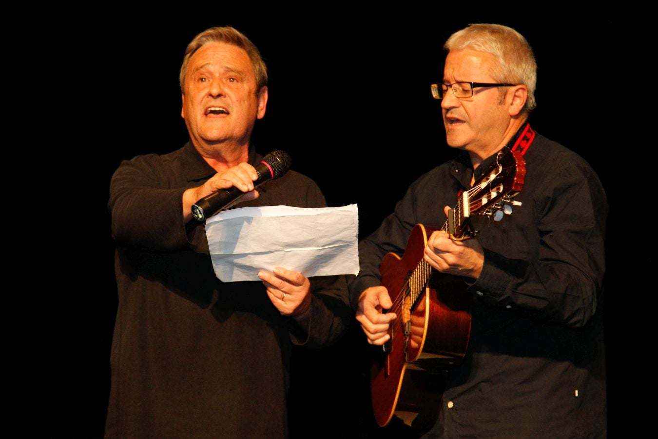 900 invitados asistieron a las Bodas de Plata de la televisión de Gipuzkoa donde las sorpresas, los momentos emotivos y los recuerdos inolvidables fueron protagonistas de 2 horas de evento y 21 destacados premiados entre los que destacaron La Oreja de Van Gogh, Álex Ubago, Ainhoa Arteta, Aizpea Goenaga, Bernardo Atxaga, Luis Arconada, Cayetano Martínez de Irujo, Juan Mari Arzak o Martín Berasategi