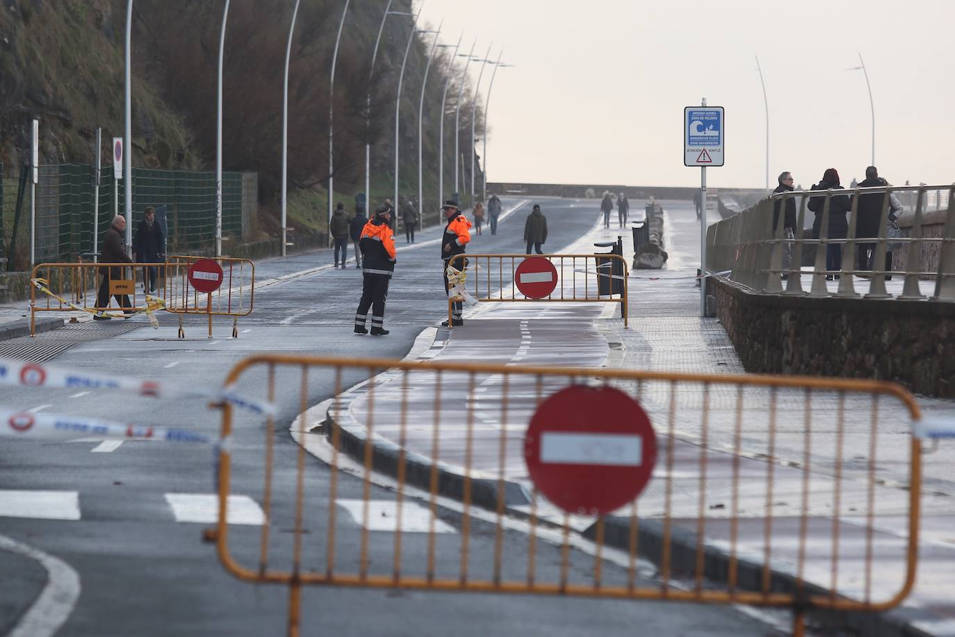 Aemet eleva a alerta naranja el aviso por olas para las próximas horas, aunque lo peor llegará el viernes