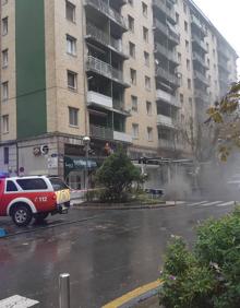 Imagen secundaria 2 - Varias vistas del lugar del incendio en la calle Isabel II de San Sebastián. 