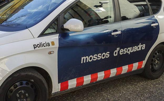 Un hombre muere tiroteado mientras hablaba con un policía en Barcelona